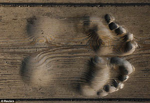 monk-footprint-s.jpg
